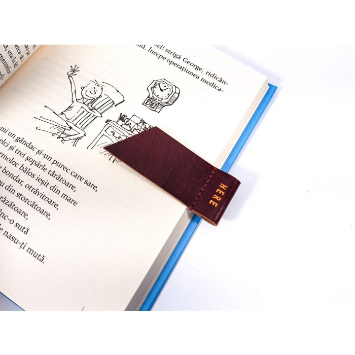 Semn de Carte din Piele Personalizat, Lucrat Manual - Cadou pentru El și Ea